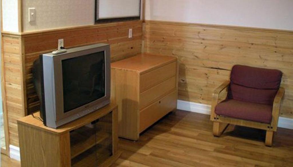 Dockside Motel St. Barbe Ngoại thất bức ảnh